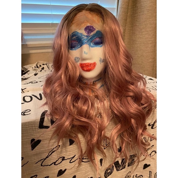 ⛔️SOLD⛔️ CSC “Sparkling Rosé” High Quality Synthetic Wig NWT - Picture 5 of 8